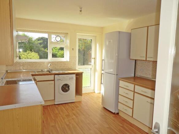 Good-Sized Kitchen