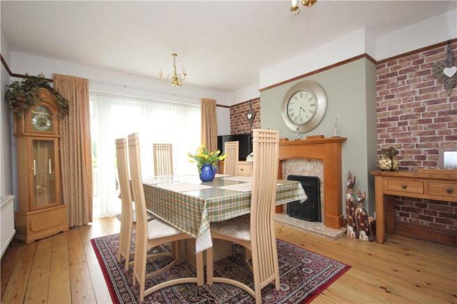 03 Dining Room