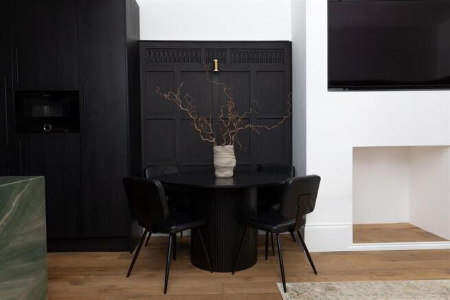 6 bed Semi-Detached to rent Image 10