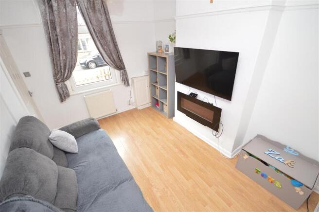 3 bed Terraced for sale Image 3