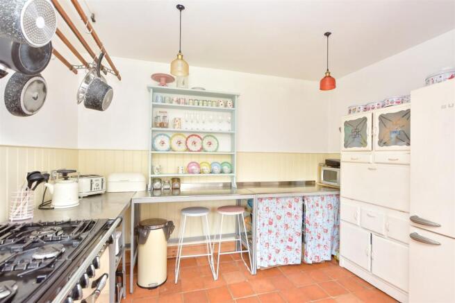 Kitchen/ Breakfast Area