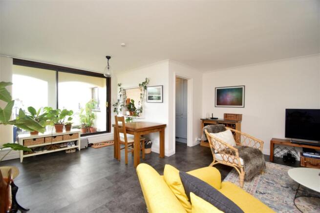 LIVING/DINING ROOM