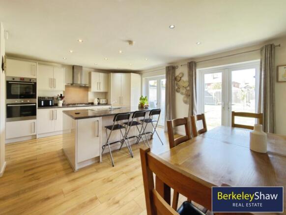 Kitchen/Dining