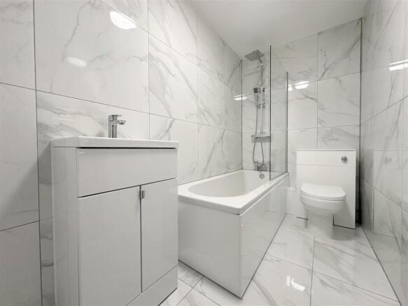 3 bed Terraced for sale Image 9