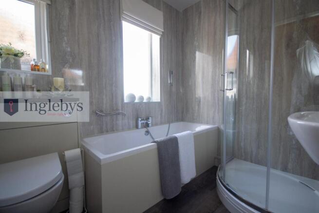 3 bed House for sale Image 10