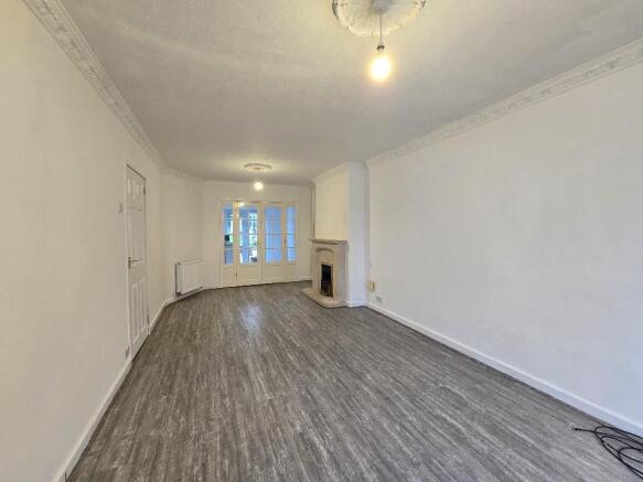 Rutherglen Avenue, Whitley - Through Lounge-Dining