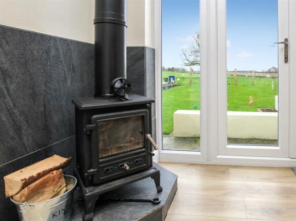 Kitchen & Breakfast Room - Multi Fuel Burner.JPG