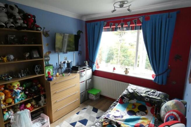 BEDROOM 2