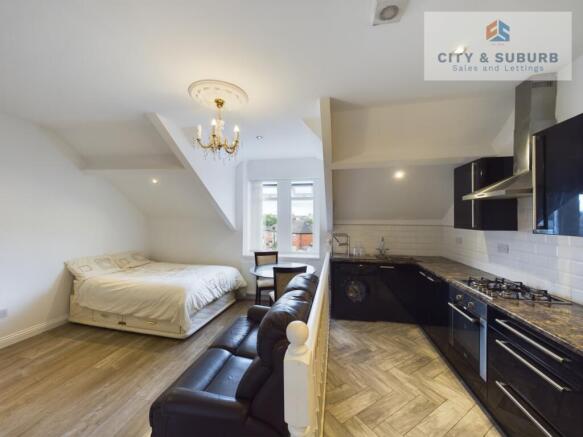 CAM01351G0-PR0105-STILL004