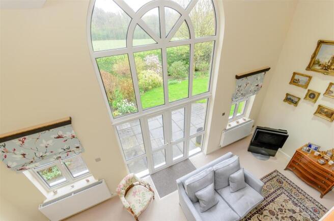 8338732-interior08.jpg
