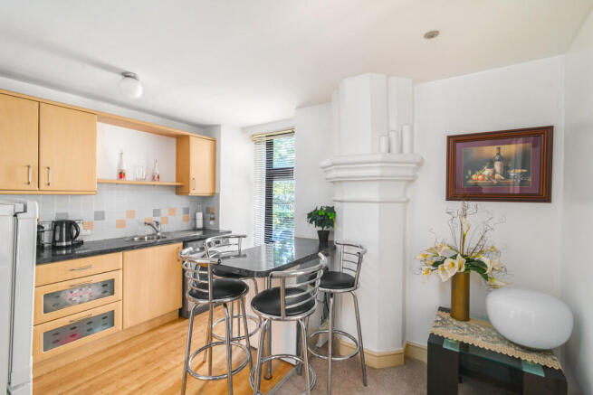 St James Court, London, N18 photo 4