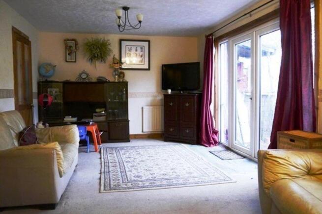 LOUNGE/DINING ROOM
