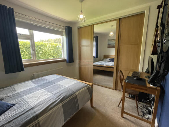 Bedroom 3b.JPG