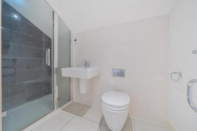 Bathroom 2.jpg