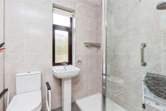 4 bed Bungalow for sale Image 7