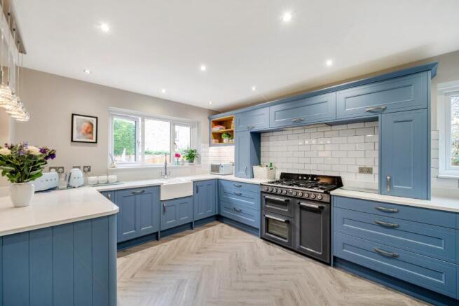 4 bed Detached for sale Image 4