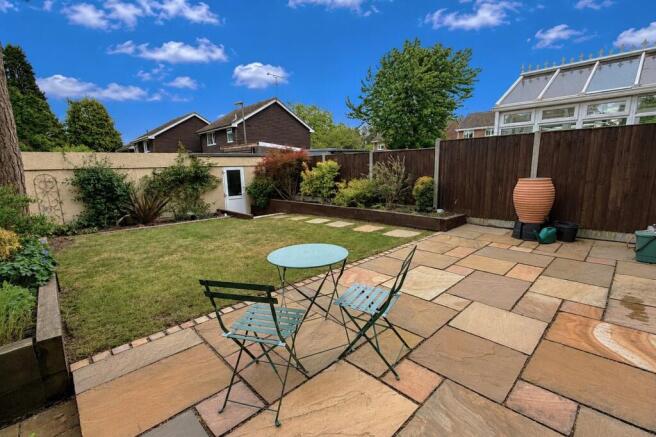 Keswick Close, CAMBERLEY, GU15 photo 4