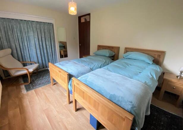 Bed 2.jpg