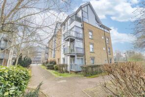 124, Bingley Court, Canterbury CT1 2SX