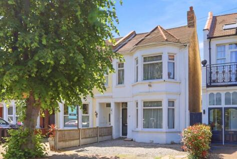 Kensington Road, Southchurch Park Area, Essex, SS1
