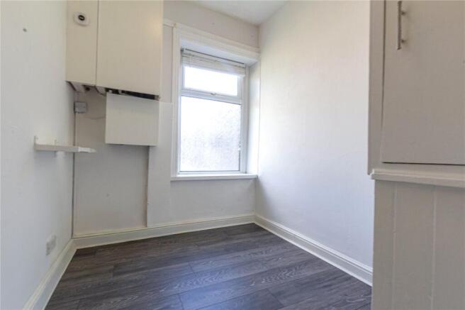 2 bed Terraced to rent Image 8