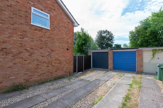 Garage & Driveway Parking