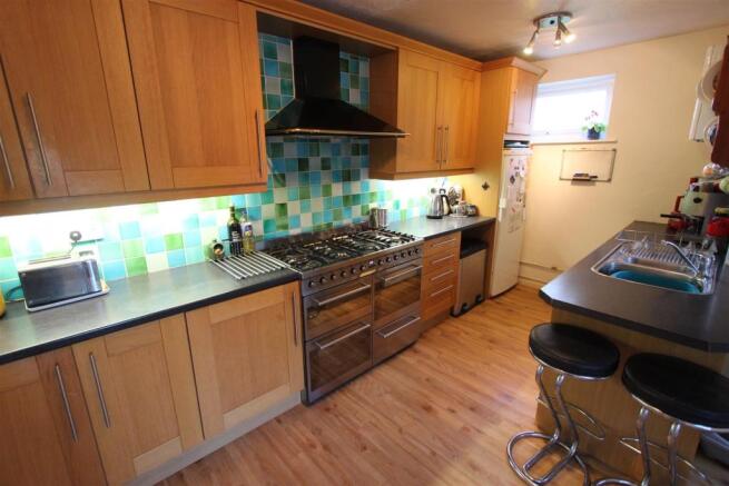 KITCHEN/BREAKFAST RO
