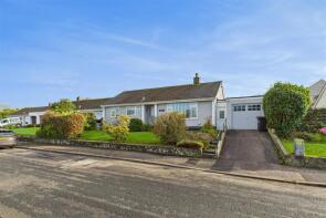 8, Harvenna Close, St. Columb TR9 6PA