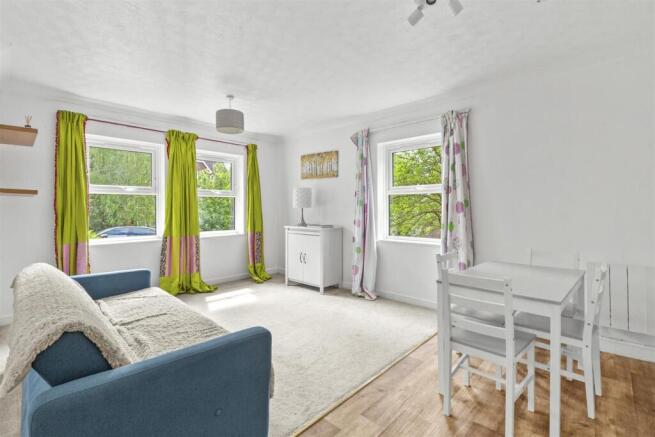 Blenheim Court, Malmers Well Rd-3.jpg