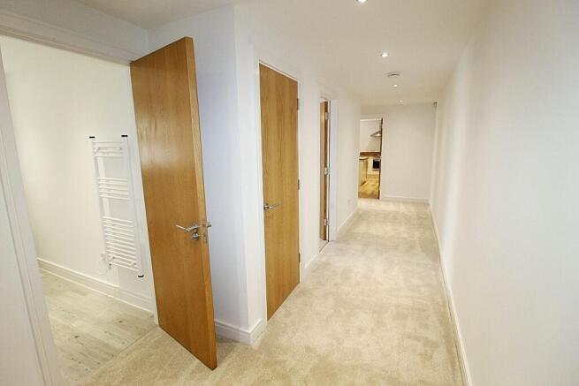 2 bed Apartment for sale Image 4