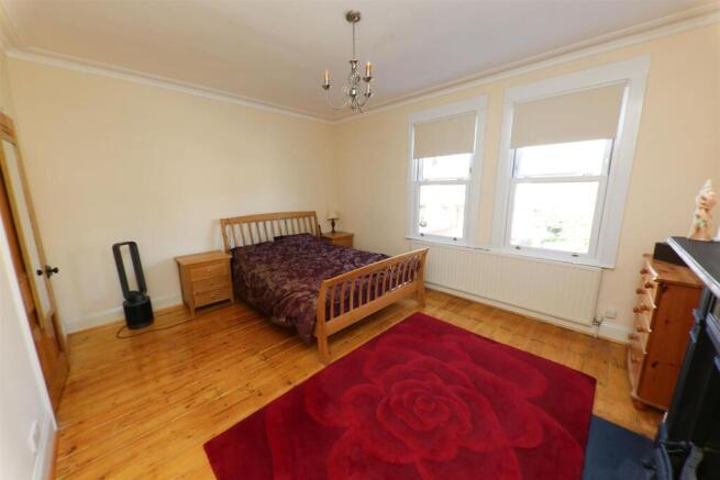 3 bed Terraced for sale Image 9