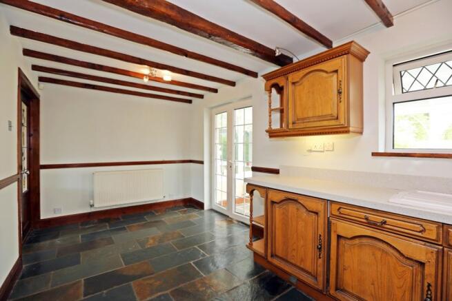Kitchen & Dining