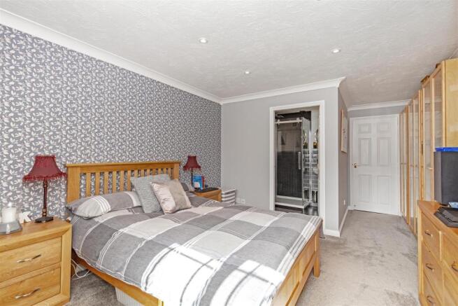 Bedroom 2-2.jpg