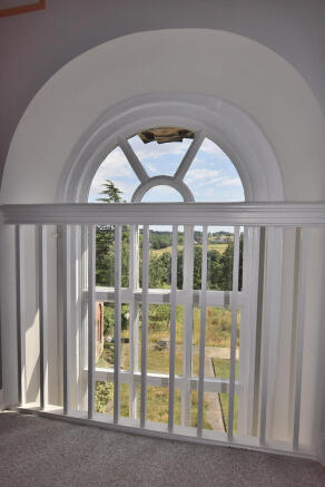 3 bed Apartment for sale Image 6