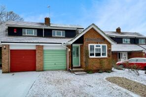 5, Harvest Close, Yateley GU46 6YS