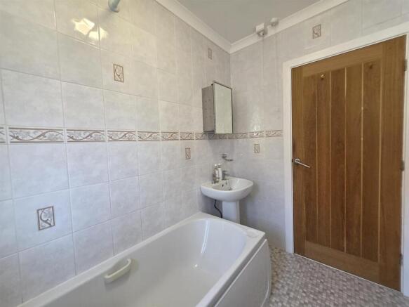 2 bed Flat for sale Image 10