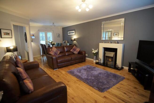 Lounge/Dining Room