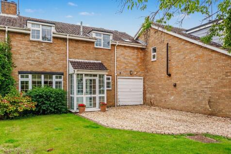 Gullivers Close, Horley, OX15