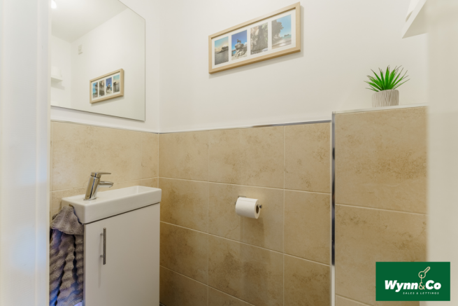 5 bed Detached for sale Image 6