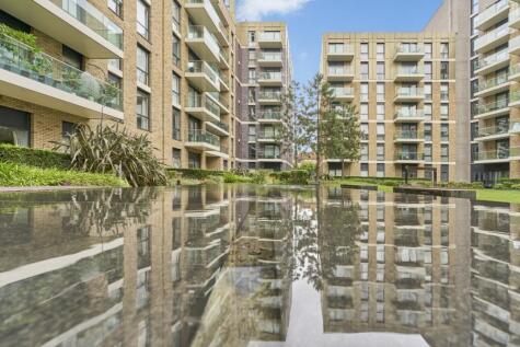 Queenshurst Square, Kingston upon Thames, KT2