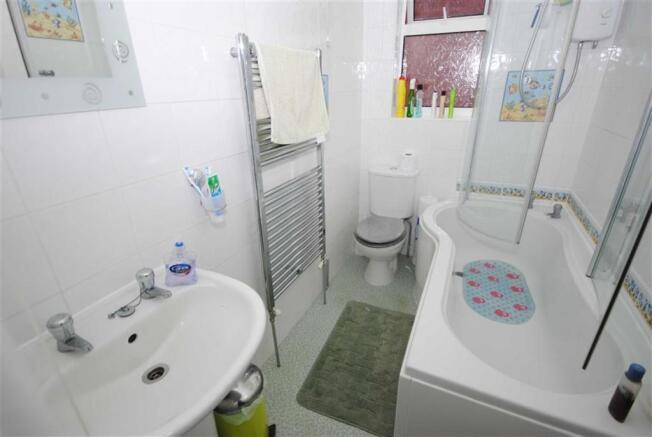 COMBINED BATHROOM/WC