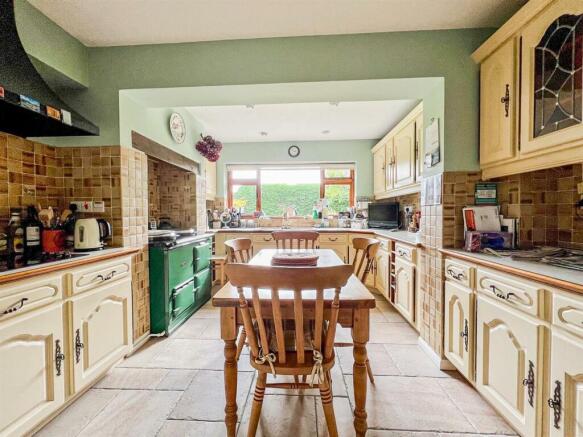 Kitchen/Breakfast Room