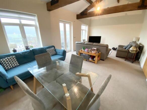 open plan lounge 1.jpg