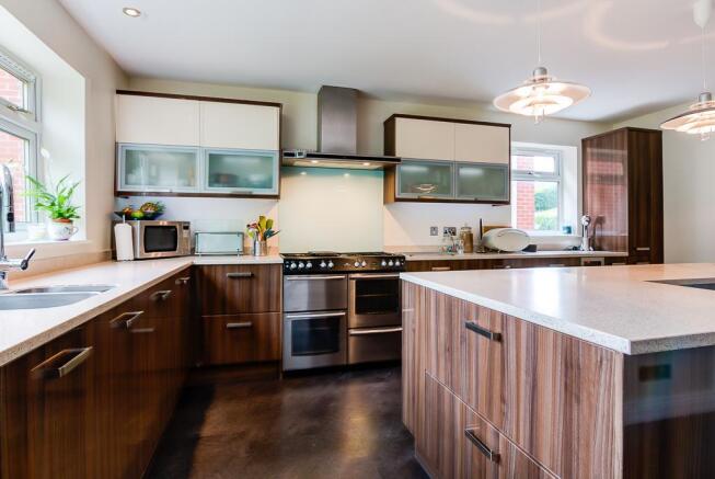 Kitchen / Breakfast Room