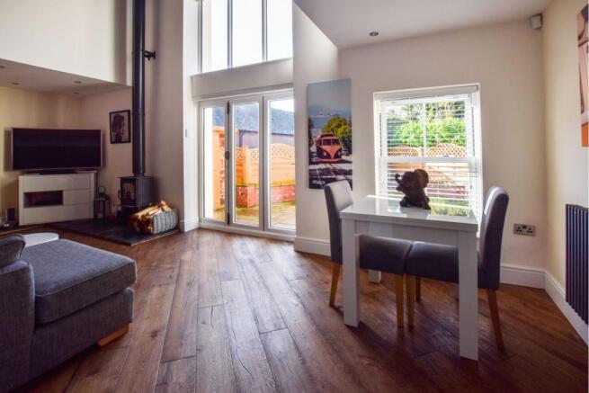 Lounge/Dining Room