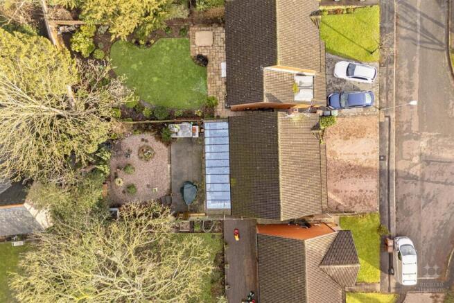 36 Holbourne Close PH-8.jpg