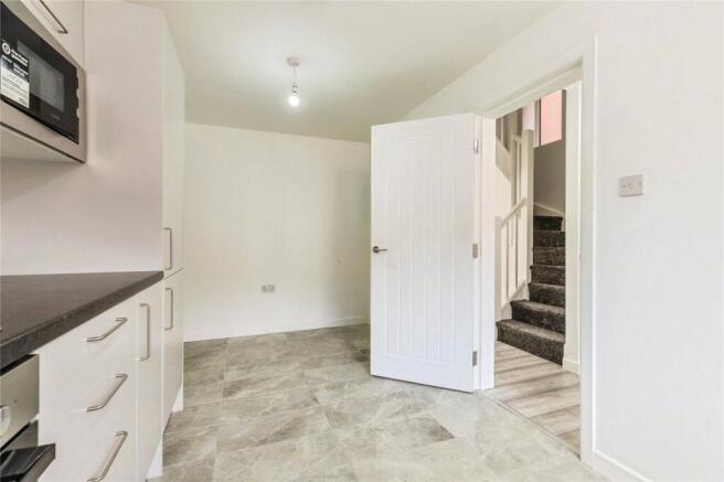 4 bed Semi-Detached for sale Image 6