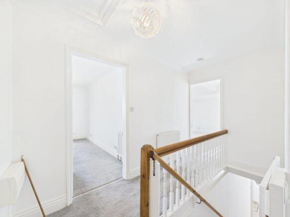 2 bed Flat for sale Image 8