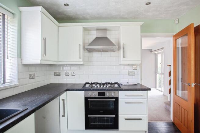 4 bed Detached for sale Image 7