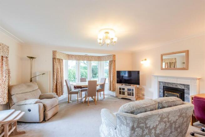 Carfax Court Living room 2.jpg